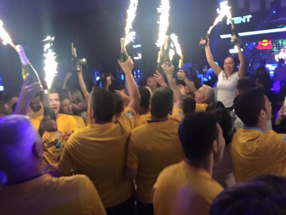 Ce au facut stelistii dupa ce au castigat titlul 26? La 12 noaptea erau la Iasi, cateva ore mai tarziu erau in CLUB in Bucuresti_12