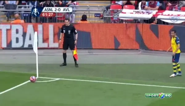 ARSENAL 3-0 ASTON VILLA. Mertesacker marcheaza cu capul, din 5 metri