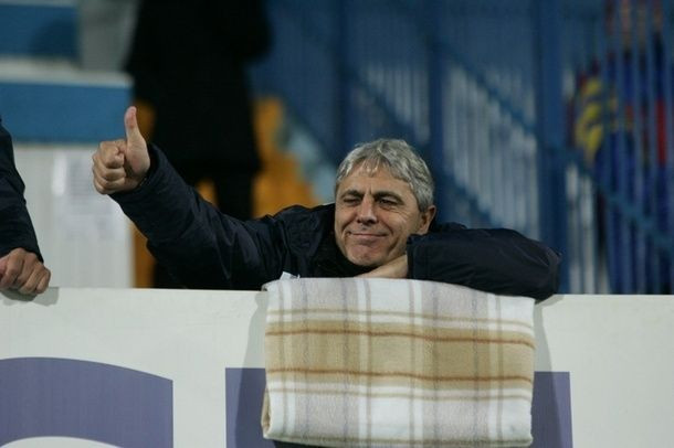 Cartu l-a scos pe Bawab din teren ca sa nu-i plateasca un pariu! :)) Dialog GENIAL intre cei doi la meciul cu CFR