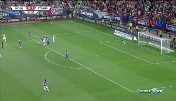 VIDEO | Papp l-a ridiculizat pe Mengolo cu un calcai superb! Cum i-a trecut fundasul mingea printre picioare atacantului