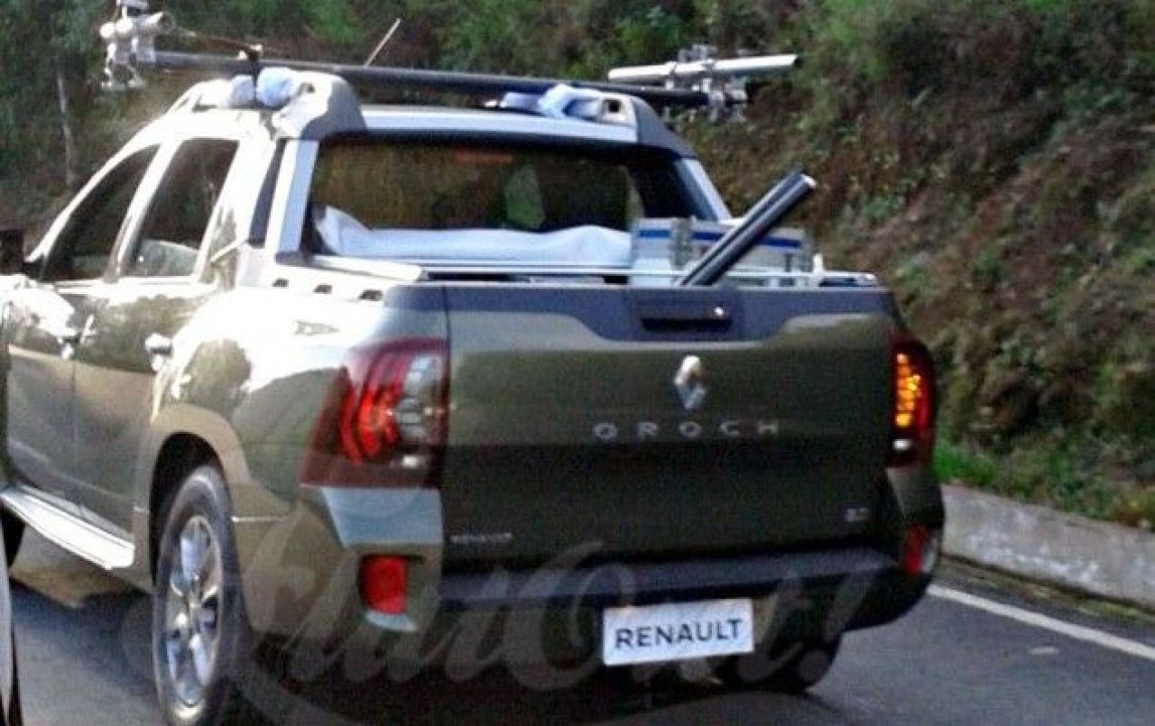 Noul SUV Dacia arata bestial! Masina a fost surprinsa pe strazi in Brazilia! SUPER FOTO_4