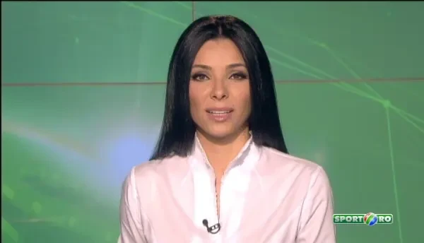 Aparitie fabuloasa la nationalei! Ce jucator s-a dat jos din acest Mercedes nou nout, facut CADOU de catre club! VIDEO