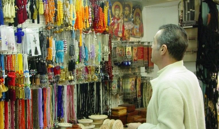 Grecii au vrut sa inchida un shop din aeroportul de la Salonic cand a ajuns Becali acolo! Ce a facut patronul Stelei