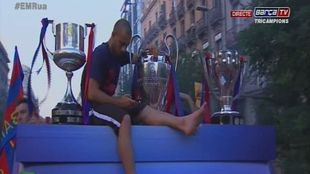 VIDEO Peste 100.000 de oameni au iesit in strada pentru Barcelona! Festivitate GRANDIOASA pentru trofeul 5 in Champions League! _8