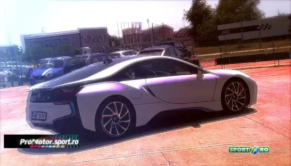 Are DRACI pe ea masina asta! Hagi a testat in premiera noul BMW i8 la ProMotor! Masina cu doua motoare de 150.000 de euro! VIDEO