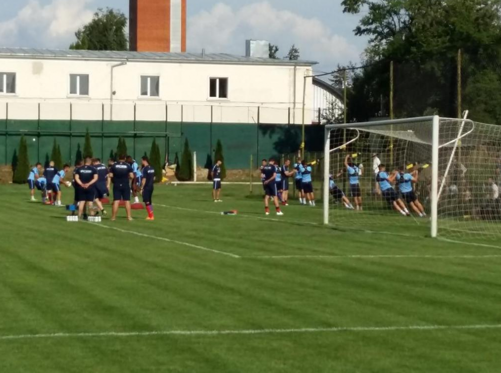 Imagini de la primul antrenament sub comanda lui Radoi! Stelistii au inceput deja pregatirea pentru noul sezon, noul staff s-a apucat de treaba