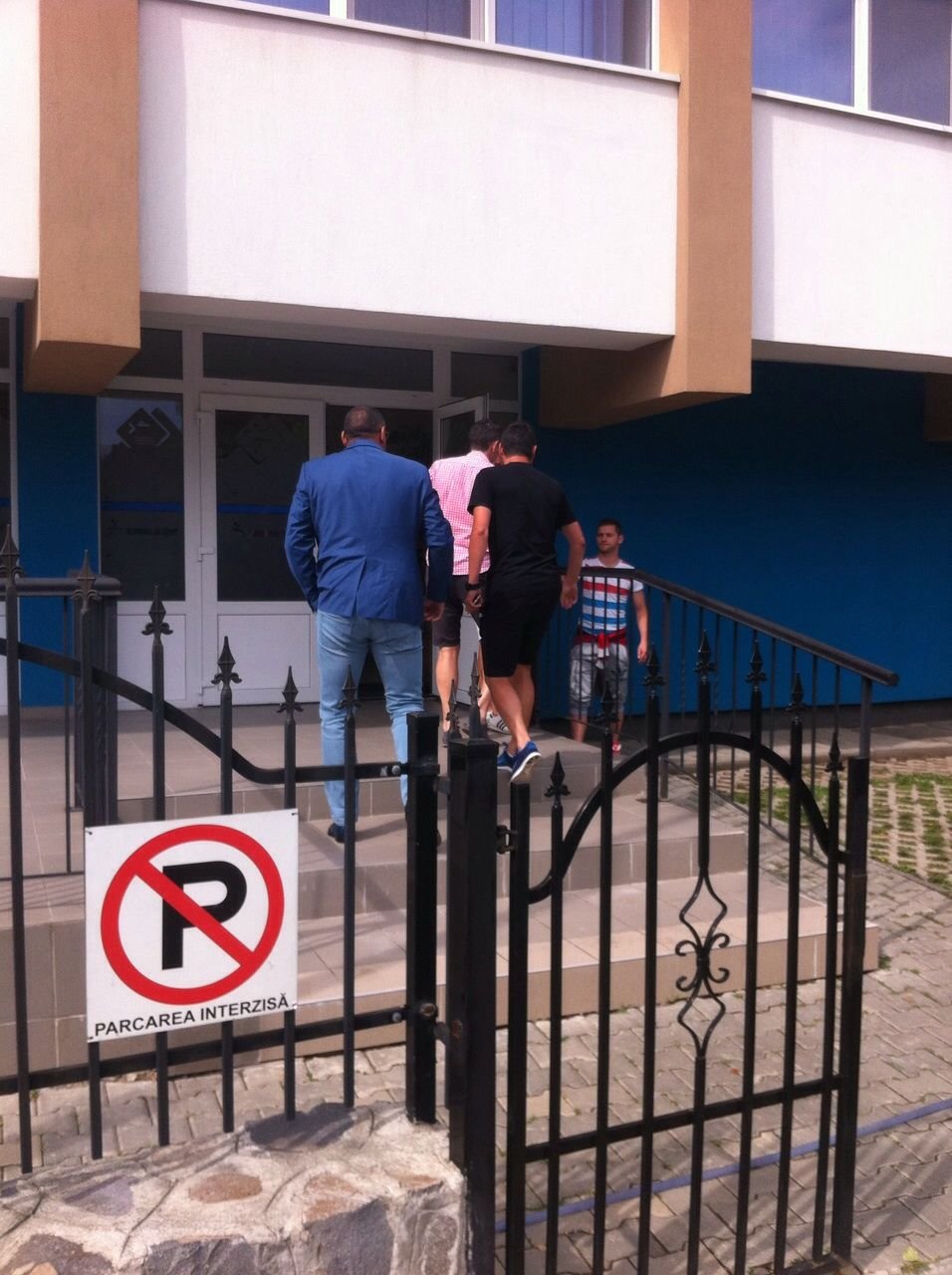 Secunzii lui Dan Petrescu au ajuns la Tg. Mures! Prima reactie a lui Petrescu: 