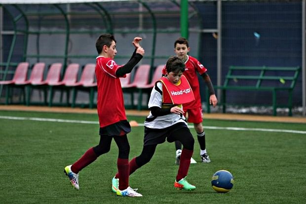 Inventia romaneasca ce va revolutiona fotbalul! Cele mai mari scoli de fotbal ale Europei pun in practica ideea unui roman