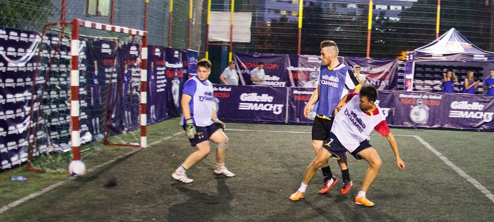 (P) Afla cum a fost la maratonul de fotbal fara rosu din Iasi, unde Costel Galca a facut spectacol!_5
