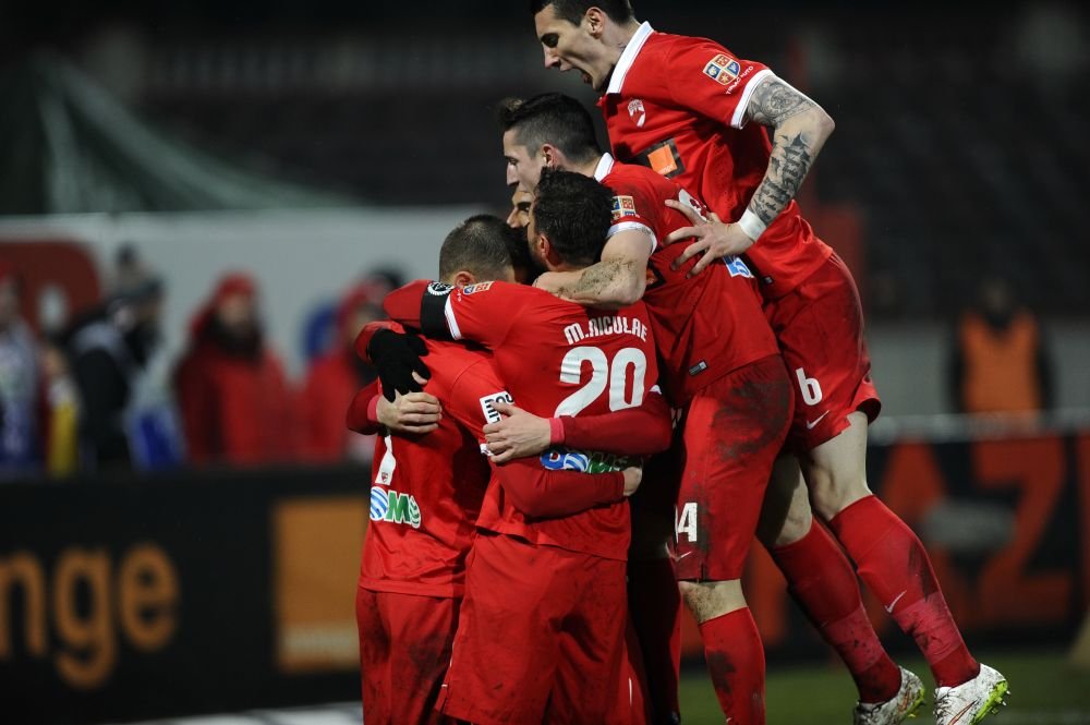 Dinamo, debut cu dreptul in cantonamentul din Italia: Cainii au dat 10 goluri in ziua in care rivalii de la Steaua au invins cu 8-0