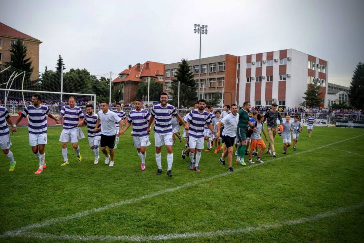 FOTO | Sarbatoare la Timisoara! Banatenii au echipa in Liga I, dar continua sa sprijine