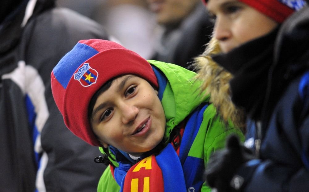 Cat costa un ABONAMENT in Liga I! Petrolul are cele mai mari preturi. Steaua isi ignora in continuare fanii fideli!