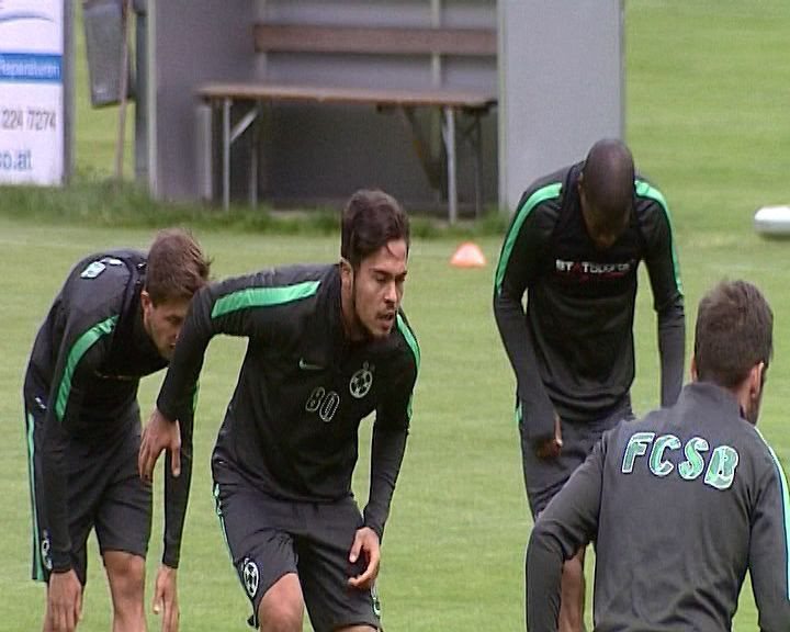FOTO | Stelistii au facut primul antrenament in Austria. Mirel Radoi a ajuns si el in cantonament, iar astazi va sta pe banca la primul amical_6