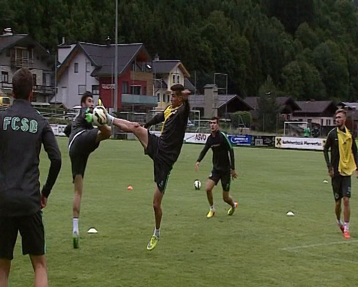 FOTO | Stelistii au facut primul antrenament in Austria. Mirel Radoi a ajuns si el in cantonament, iar astazi va sta pe banca la primul amical_10