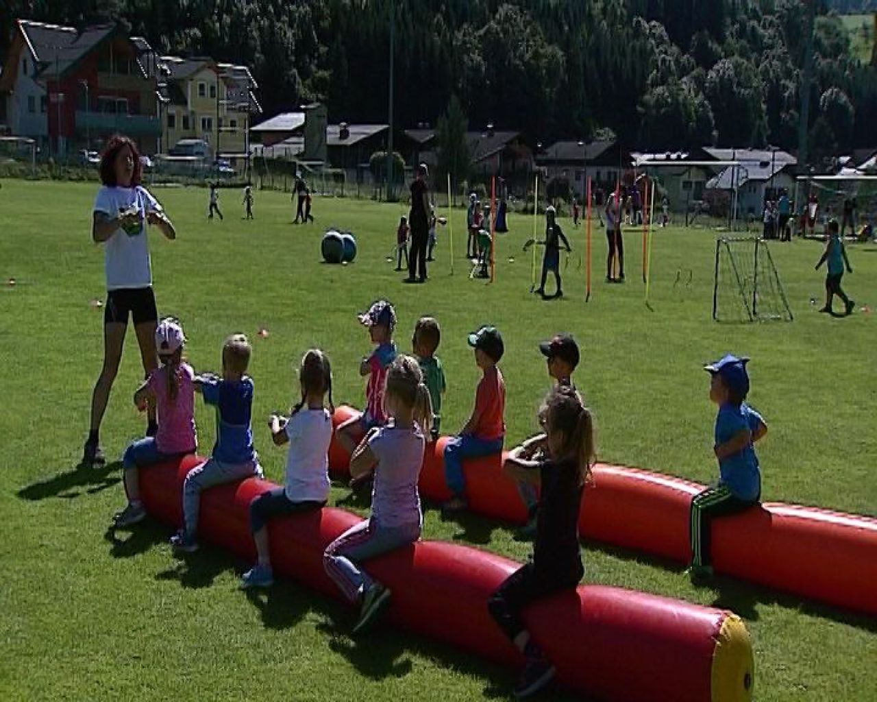 Superatmosfera la antrenamentul Stelei! Cine e TERORISTUL de care ar vrea sa fuga toti jucatorii :)_5