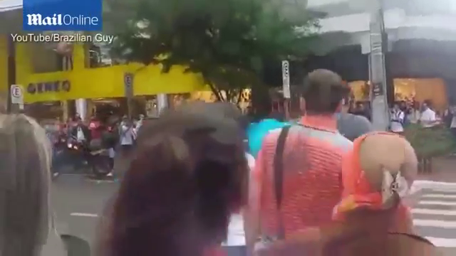 E INCREDIBIL ce a patit un sofer nesimtit care a parcat pe locul special al persoanelor cu handicap! VIDEO FABULOS