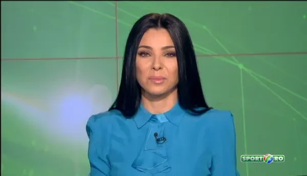 Femeia care i-a cucerit pe toti cu miscarile ei de dans! Are 60 de ani!