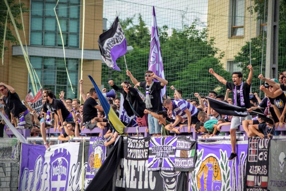 FOTO | Sarbatoare la Timisoara! Banatenii au echipa in Liga I, dar continua sa sprijine 