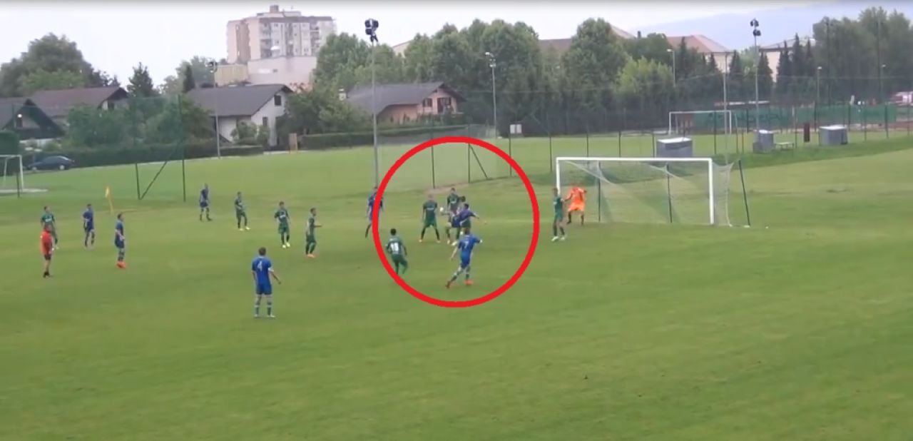A dat Dinamo pe un club din Slovenia, iar acum e vedeta pe internet cu un supergol! Reusita de senzatie a unui pusti roman: VIDEO_1