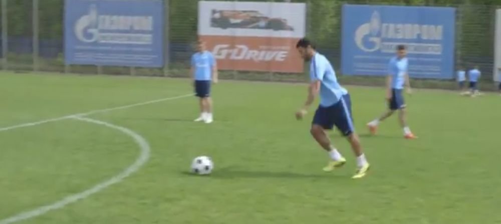 HULK LOVESTE DIN NOU! Faza senzationala la antrenament. Dupa ce l-a bagat pe portar prin plasa portii, acum a PULVERIZAT mingea! Ce se intampla dupa ce suteaza. VIDEO