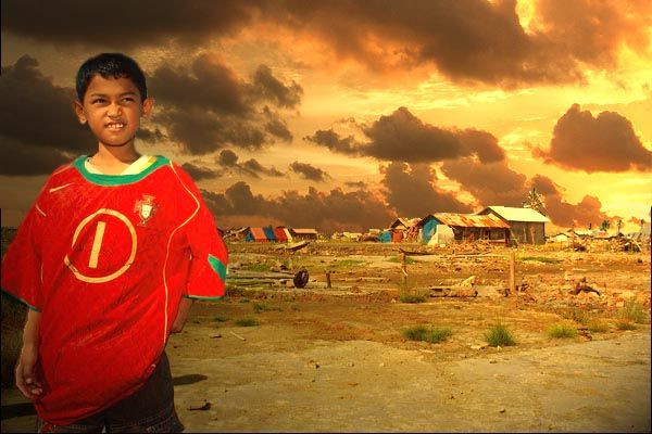 A supravietuit 21 de zile de unul singur, dupa TSUNAMIUL devastator din 2004, acum are sansa de a calca pe urmele lui Ronaldo! Povestea uimitoare a acestui pusti_6