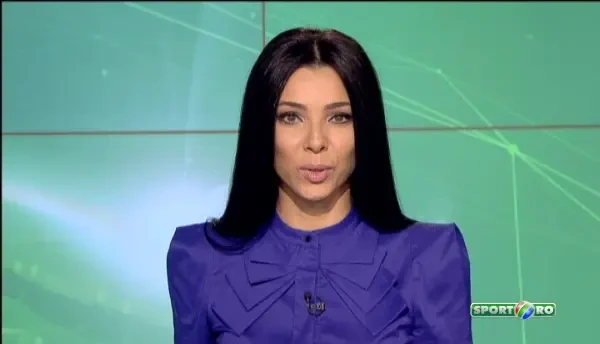 Americanii au mai batut un record de 4 iulie! Cel mai rapid mancator de hot dogi din lume a infulecat 62 de bucati in 10 minute! Nu incercati asa ceva acasa :)