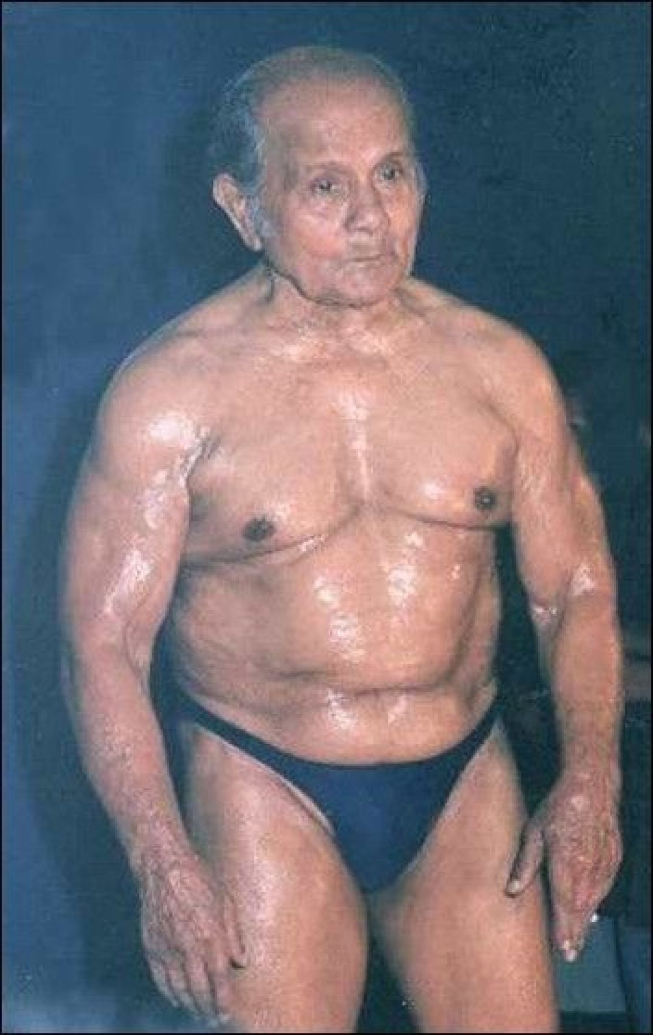 Tinerete fara batranete! Cum a ajuns sa arate castigatorul concursului Mister Universe din 1952! Are 102 ani si o sa te socheze_3