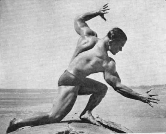 Tinerete fara batranete! Cum a ajuns sa arate castigatorul concursului Mister Universe din 1952! Are 102 ani si o sa te socheze_7