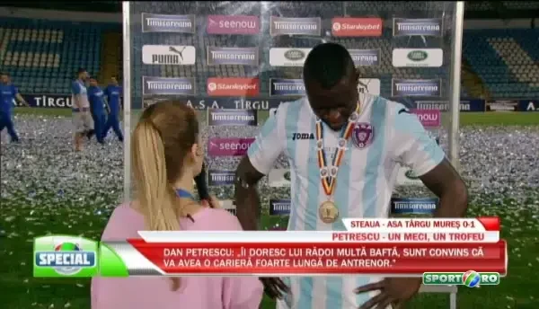 "Neinvins de 7 ani cu Steaua! Ma RETRAG!" N'Doye i-a dedicat AVIOANE de hartie lui Gigi Becali dupa Supercupa! VIDEO