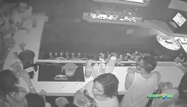 Moment SOC surprins de camerele dintr-un club! Un star din NFL loveste o femeie cu PUMNUL in figura! VIDEO