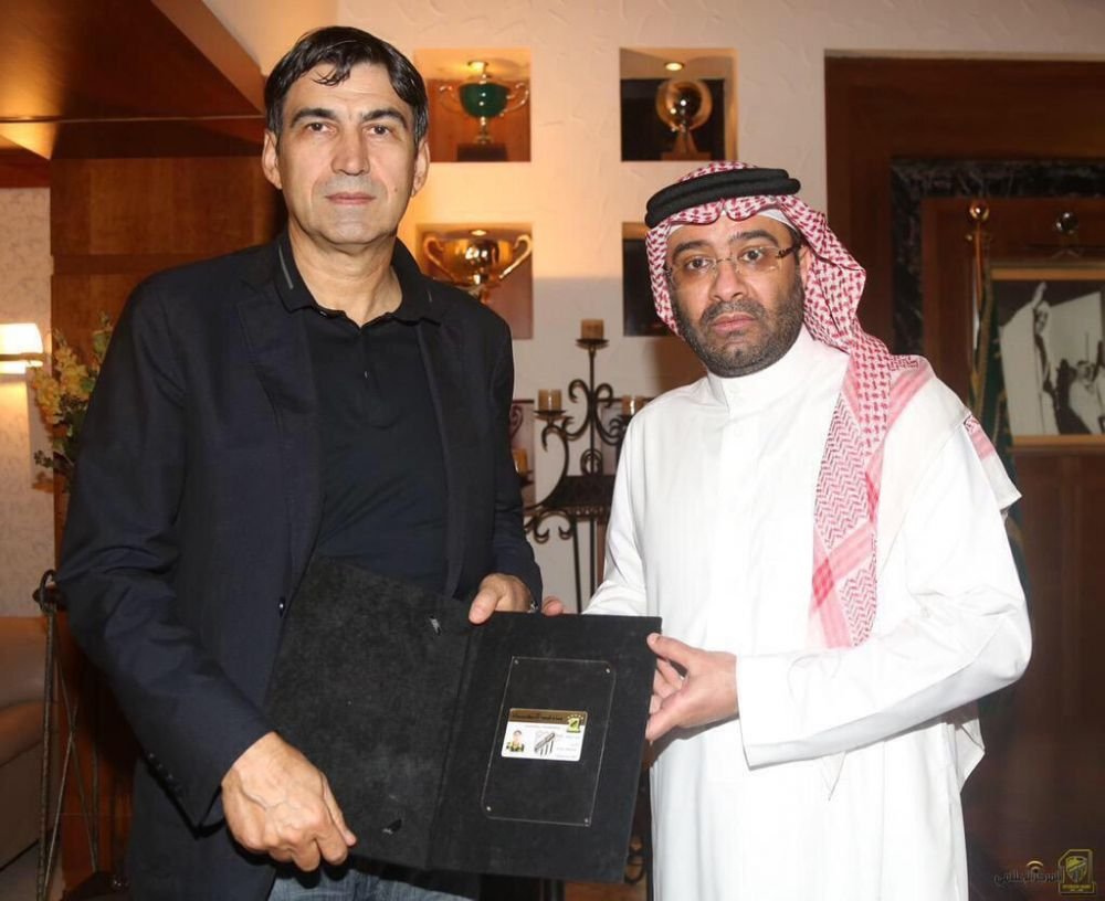 Anunt de ultima ora: Piturca a PLECAT de la Al Ittihad! Momente emotionante, Piti aproape sa planga! Ce miliardari l-au ofertat