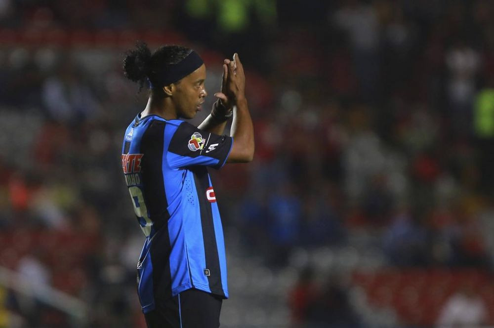 Decizie BOMBA a lui Ronaldinho! Nu mai merge in Turcia. Cu ce echipa a semnat