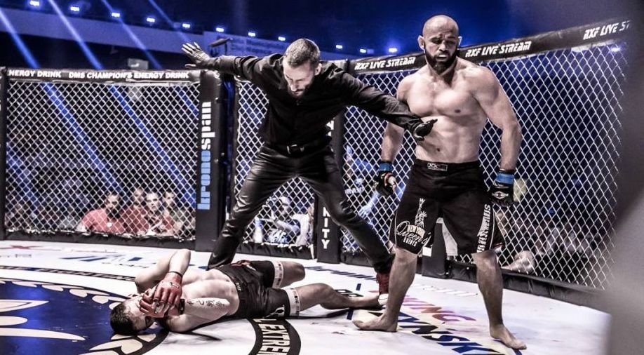Super show cu Sandu Lungu si PITBULL Atodiresei. Romanii au facut spectacol si au dat cele mai tari KO-uri! VIDEO