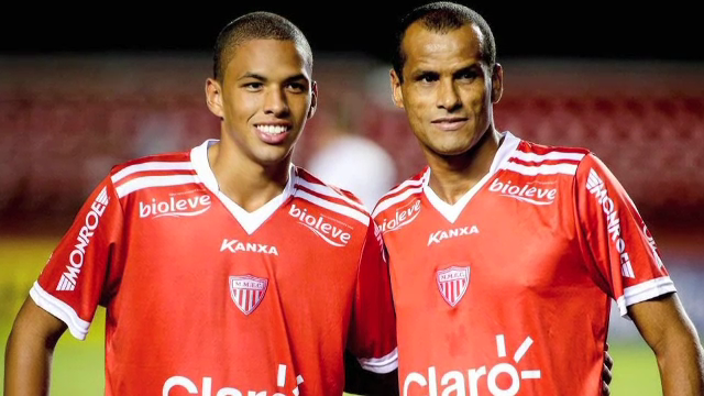 Moment istoric! Rivaldo si fiul sau au marcat IMPREUNA in acelasi meci! La 43 de ani, fostul star al Barcei inca mai face show
