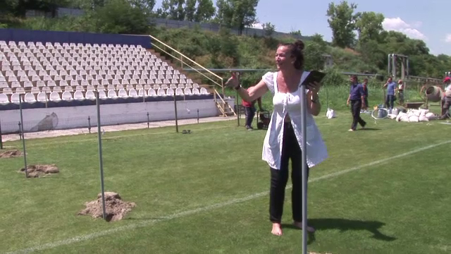 Scene FABULOASE la Galati! Terenul Otelului a fost ZIDIT. Un gard a aparut in mijlocul terenului. Imagini UNICE in lume_8