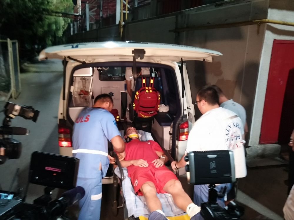 FOTO Filip, transportat de urgenta la spital! A fost lovit cu GENUNCHIUL in cap de un adversar! Verdictul medicilor_3
