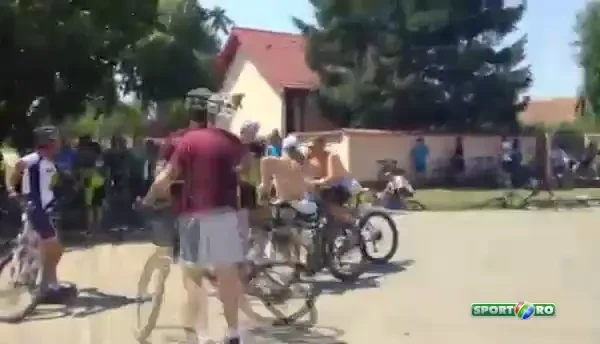 100 de biciclisti amatori de la primul popas! #Romaniaactiva