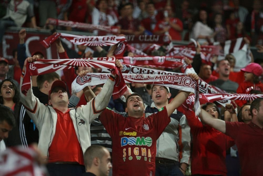 CFR Cluj 1-0 Poli Timisoara. Derby de traditie decis de un gol deviat si o gafa de portar. Elek a ratat 3 sanse mari pentru Poli