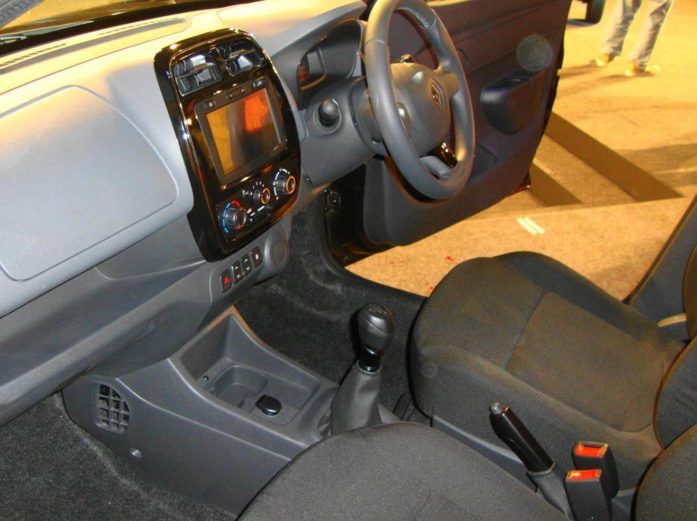 Cum arata in REALITATE noua Dacia de 4000 de euro la interior. Brazilienii nu sunt impresionati. FOTO_6