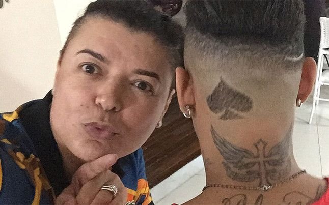 Neymar socheaza din nou! Cum arata la spate noua frizura a brazilianului! FOTO
