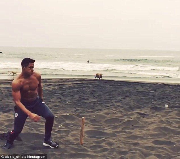 Fizicul incredibil cu care Alexis Sanchez se intoarce la Arsenal din vacanta! Imagini SPECTACULOASE_4