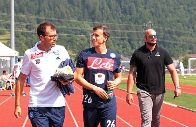 Primele imagini cu Chiriches in tricoul lui Napoli! TATUAJUL cu care i-a impresionat pe italieni la vizita medicala! FOTO_3