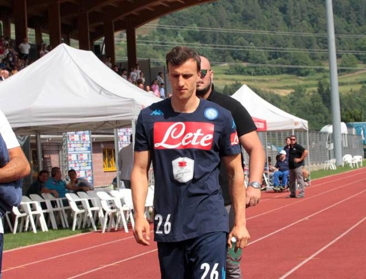 Primele imagini cu Chiriches in tricoul lui Napoli! TATUAJUL cu care i-a impresionat pe italieni la vizita medicala! FOTO_4