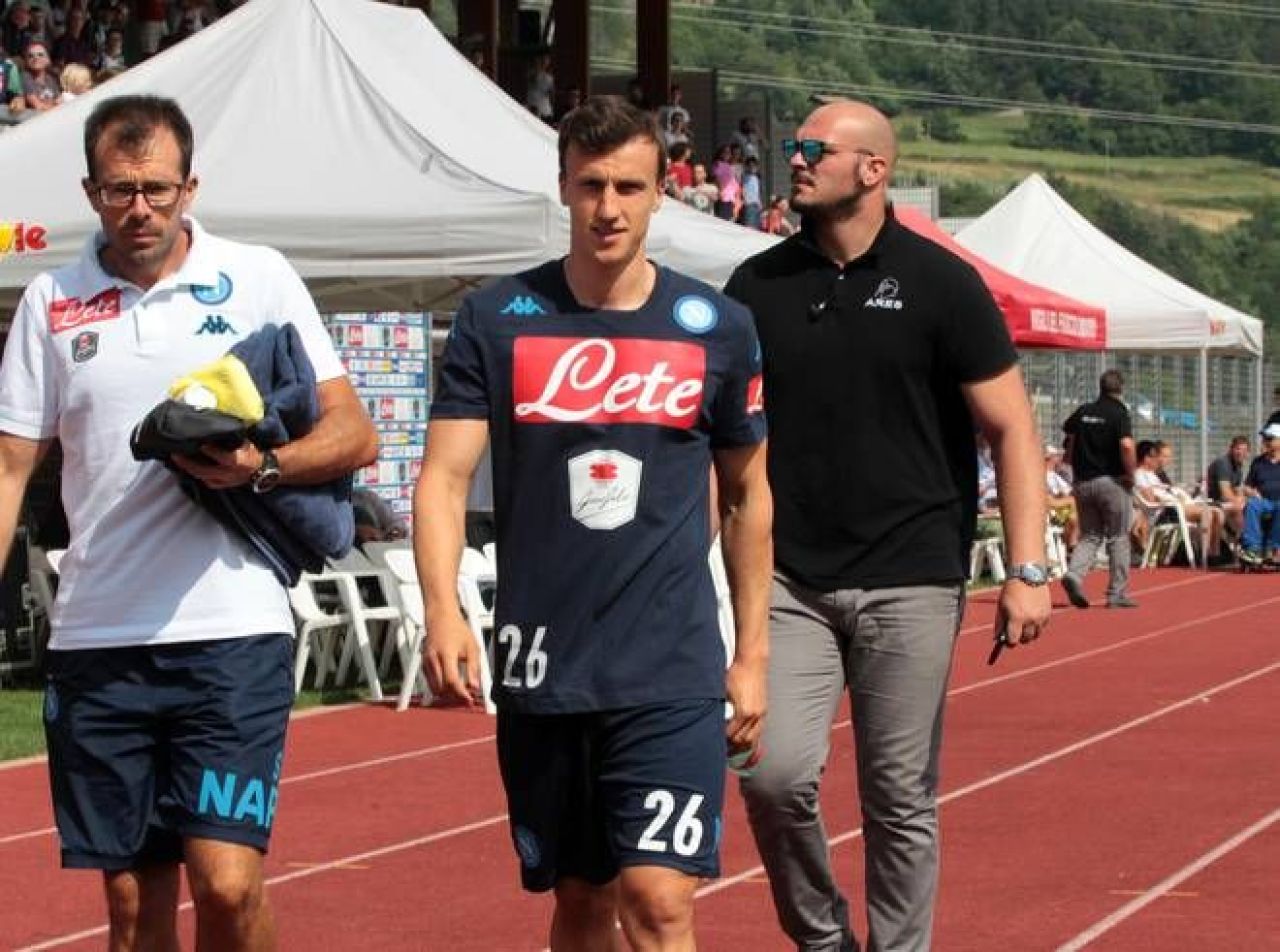 Primele imagini cu Chiriches in tricoul lui Napoli! TATUAJUL cu care i-a impresionat pe italieni la vizita medicala! FOTO_5