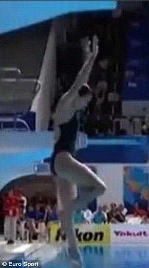 Cum s-a facut de ras o sportiva la Mondialele de Natatie: nota ZERO pentru o saritura absolut comica! VIDEO_3