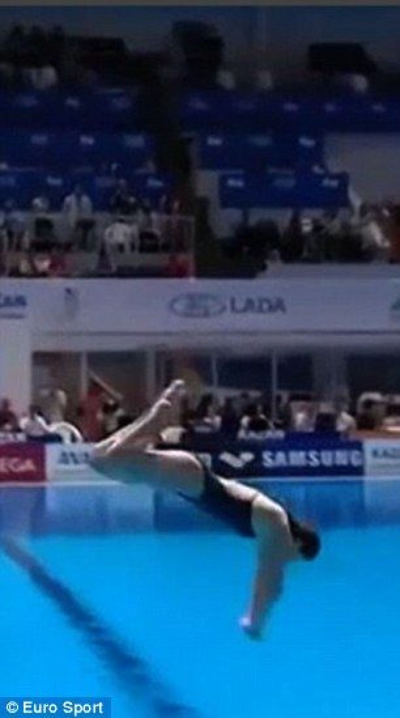 Cum s-a facut de ras o sportiva la Mondialele de Natatie: nota ZERO pentru o saritura absolut comica! VIDEO_4