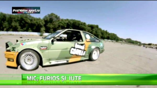 Imagini senzationale! Experienta vietii pentru acest pusti de 5 ani la o cursa de drifturi! Cum a reactionat