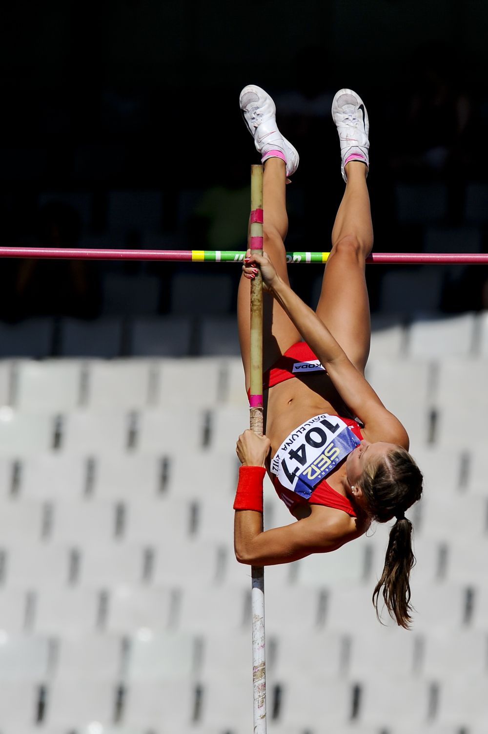 Zbor frant pentru cea mai buna saritoare cu prajina din Austria: paralizata la doar 21 de ani, dupa un accident la antrenament_2