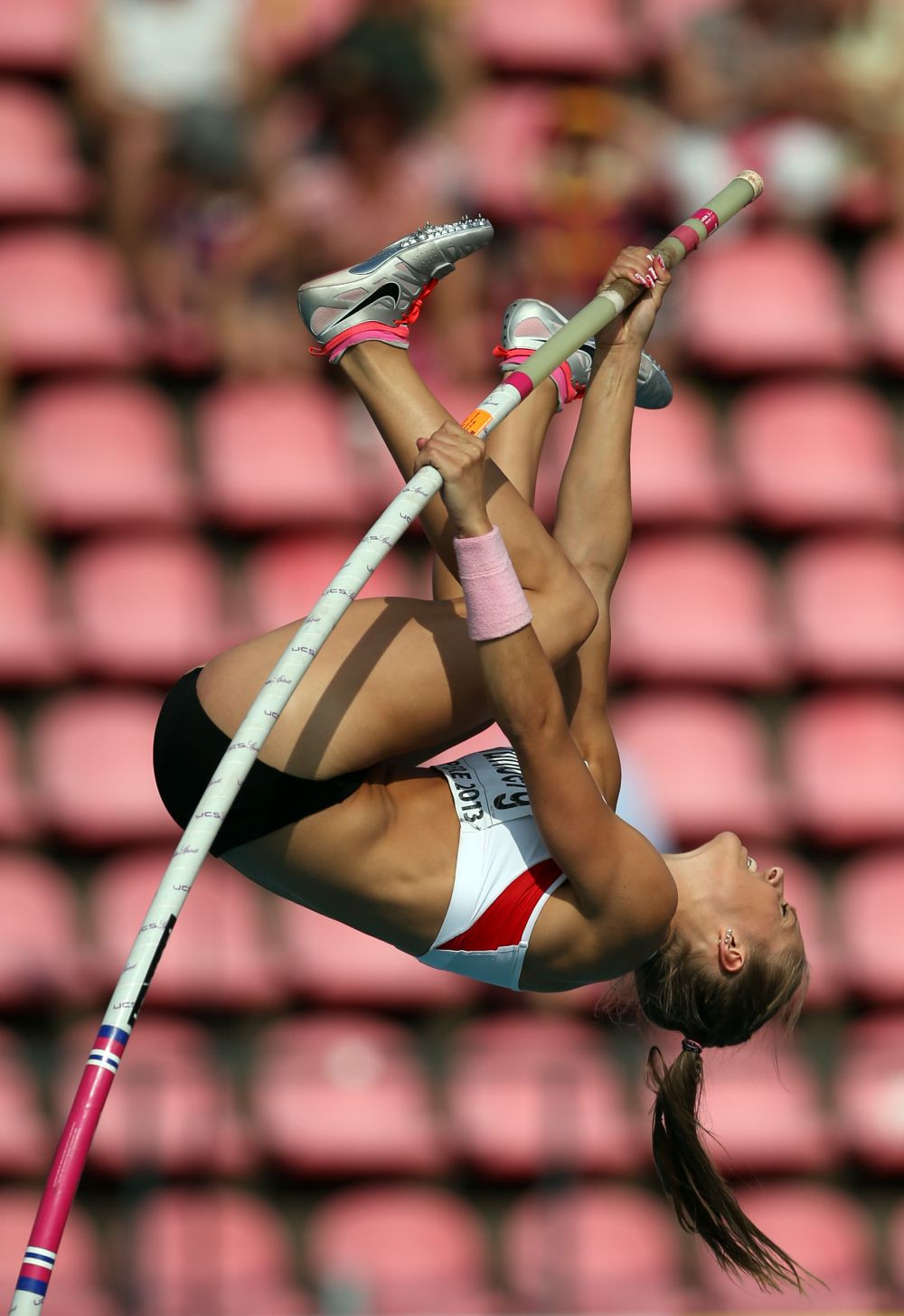 Zbor frant pentru cea mai buna saritoare cu prajina din Austria: paralizata la doar 21 de ani, dupa un accident la antrenament_3