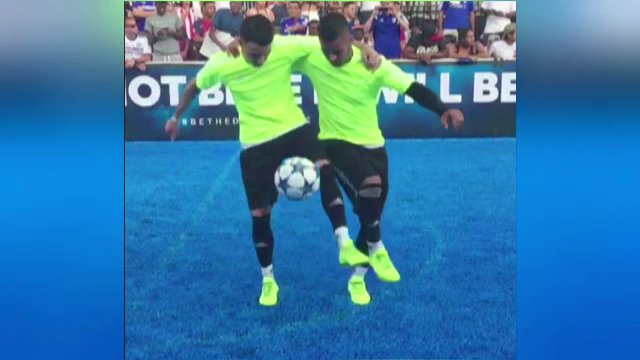 Unici in fotbal! Cum reusesc acesti pusti de la Chelsea sa jongleze cu mingea